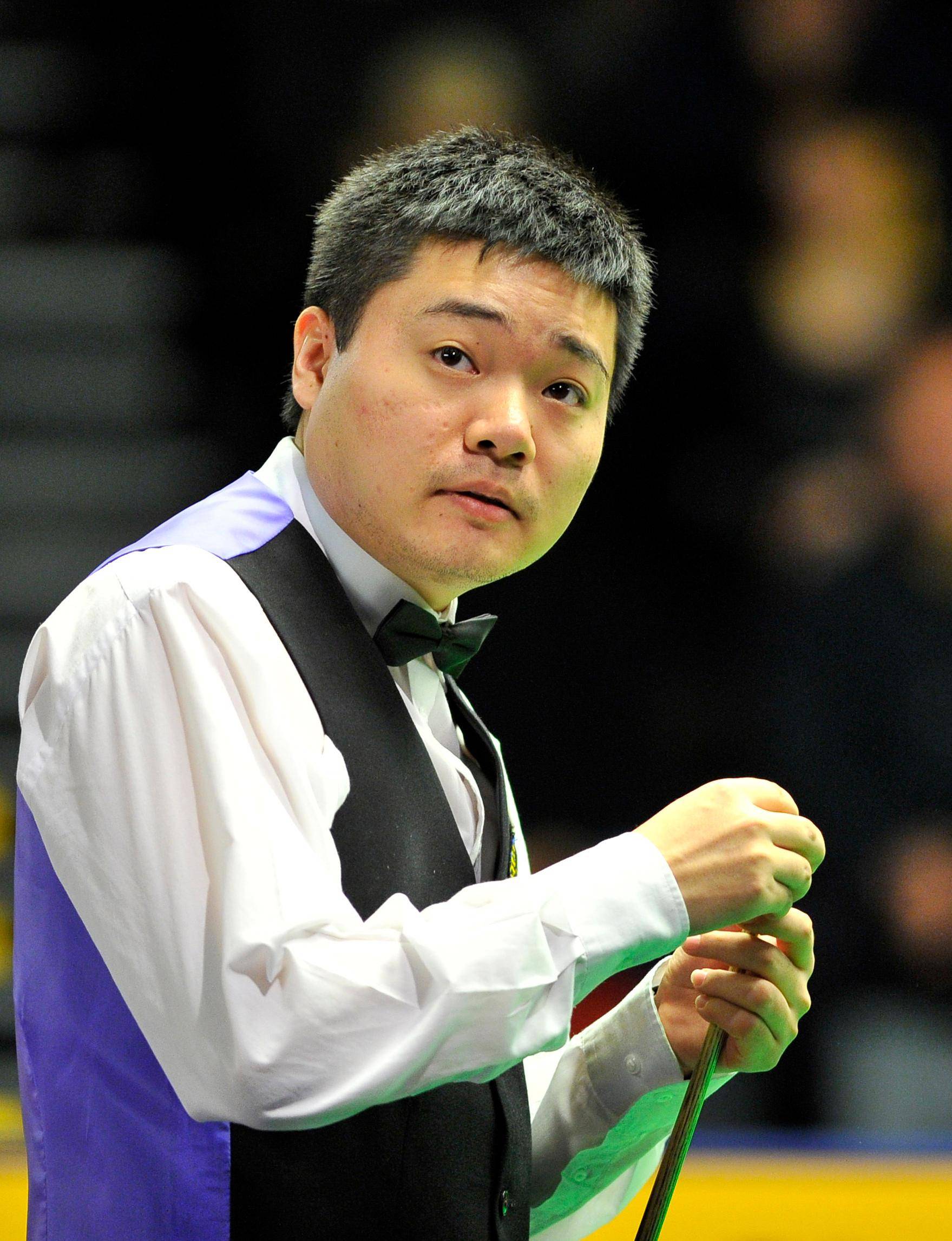 年轻球员和 年轻球员和