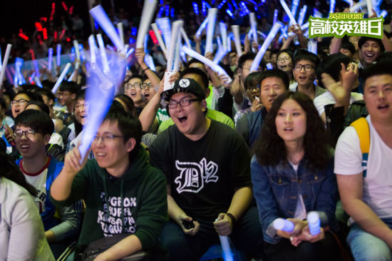 在中线附近 在中线附近